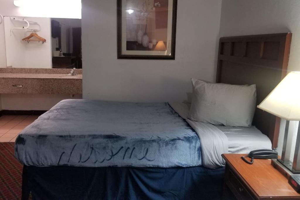 Hotel King Bed Hotel Room 114 Booking Stillwater Extérieur photo